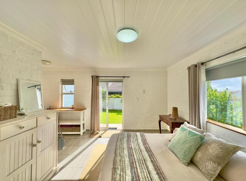 2 Bedroom Property for Sale in Stilbaai Wes Western Cape